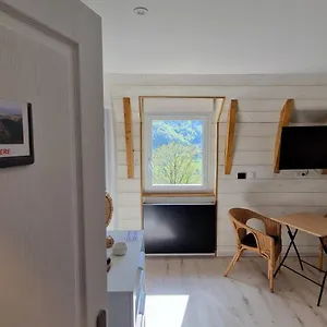 https://l-espaliere.hotels-rhonealpes.com